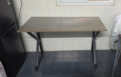 bàn làm việc chữ k