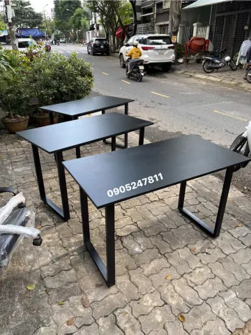 Bộ ba bàn làm việc màu đen chân khung sắt