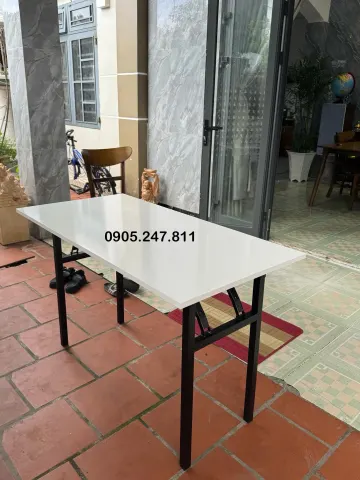 Bàn ăn xếp gọn khung sắt hiện đại