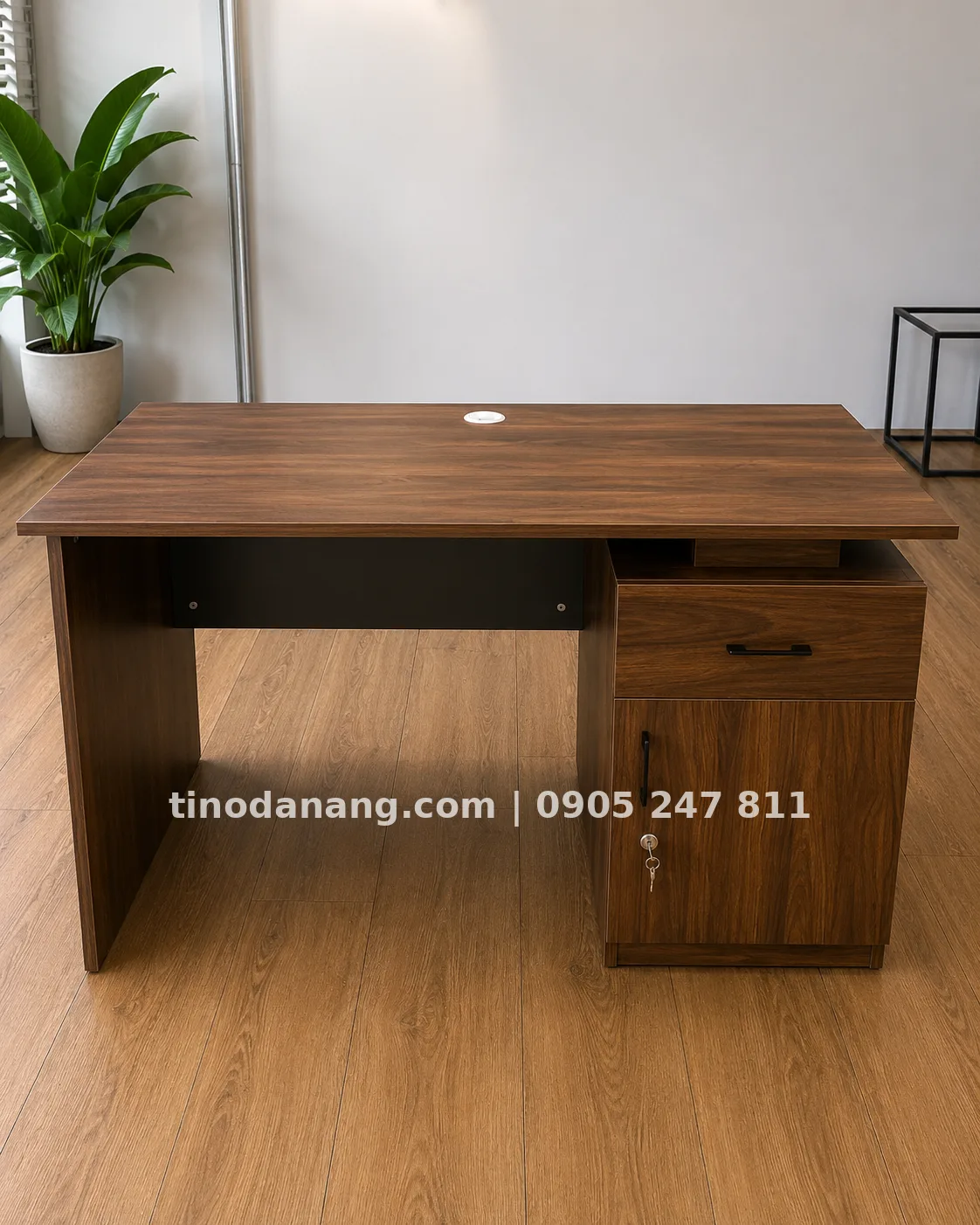 Ảnh 2 của Bàn chữ K vuông - có kệ dưới