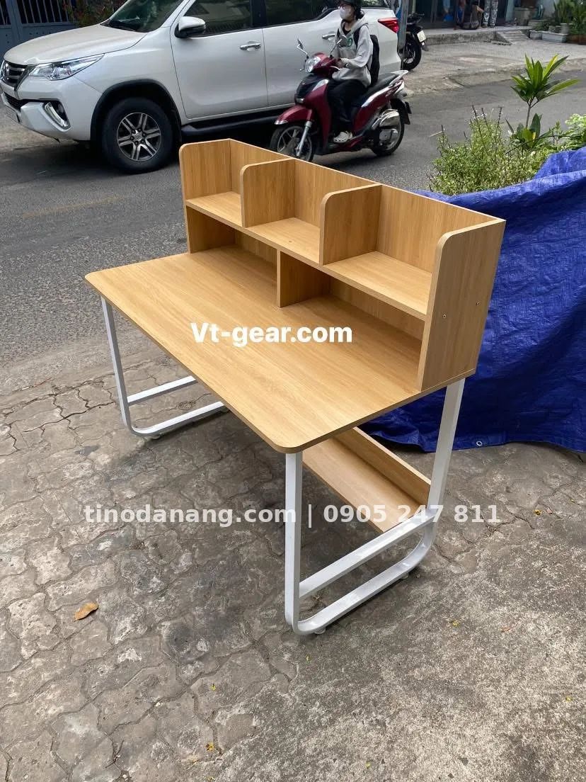 Bàn học tích hợp kệ sách để đồ tiện lợi - Noi that Tino Da Nang