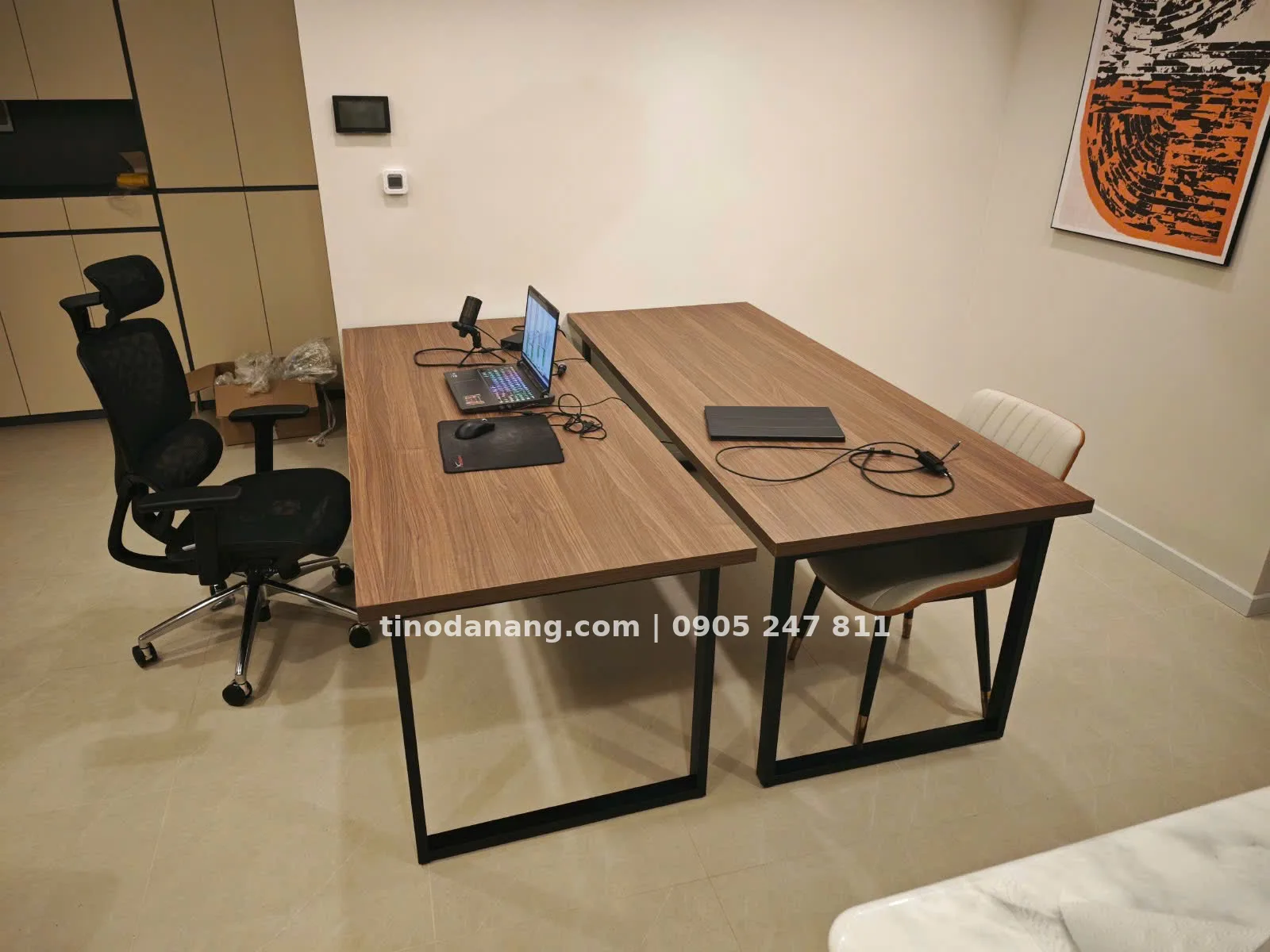 Bàn làm việc đôi thiết kế hiện đại tại không gian văn phòng - Noi that Tino Da Nang