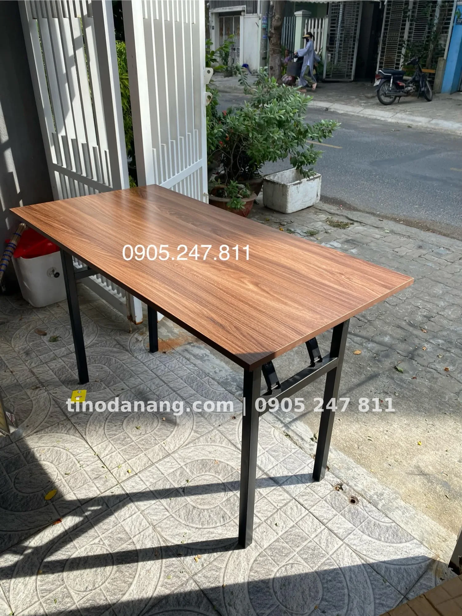 Ảnh 4 của Bộ bàn gấp chân sắt mặt gỗ và mặt trắng tại xưởng
